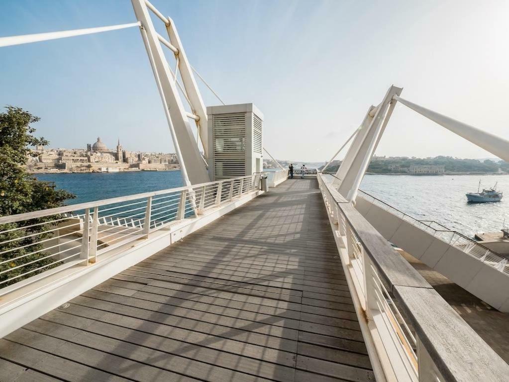 Gorgeous Apartment With Terrace In Fort Cambridge, Pool Sliema Kültér fotó