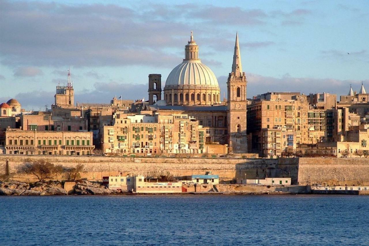Gorgeous Apartment With Terrace In Fort Cambridge, Pool Sliema Kültér fotó